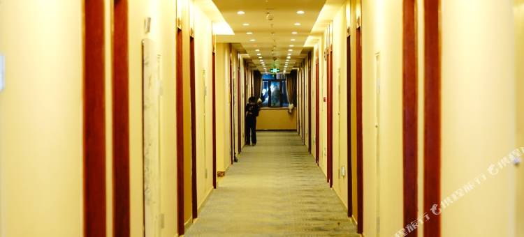 星程酒店(格尔木长江路109国道店)图片