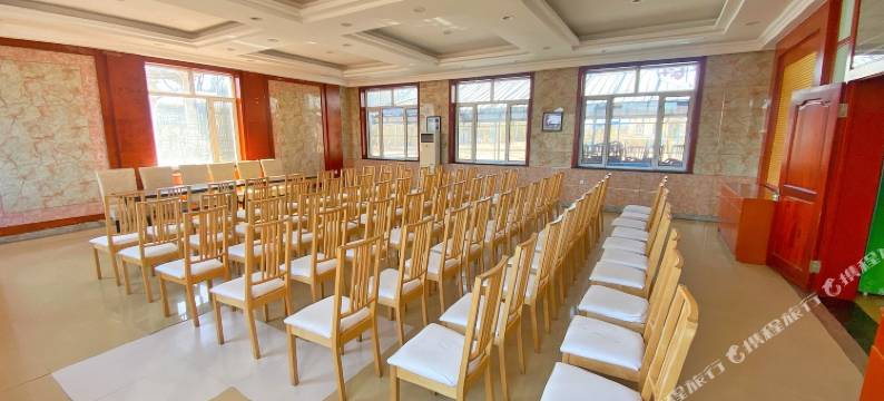 镜泊湖瀑布山庄图片