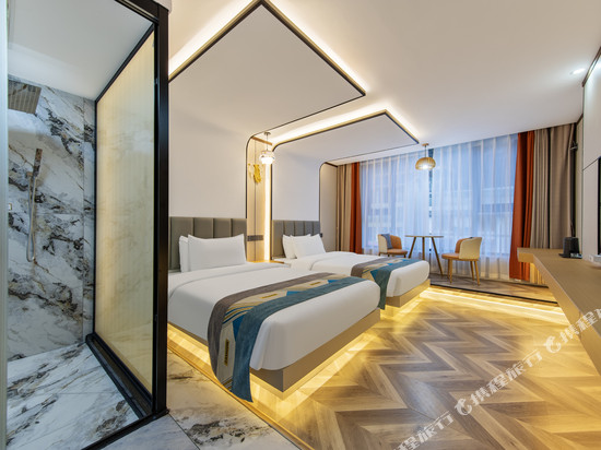 松潘栖钰电梯酒店