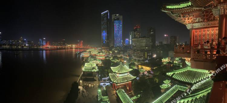 巴赫·旧约复古钢琴艺术酒店(南昌青山湖万达李巷地铁站店)图片