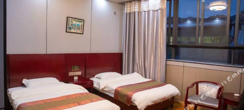 碌曲郎木寺雨辰宾馆图片