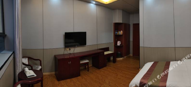 碌曲郎木寺雨辰宾馆图片