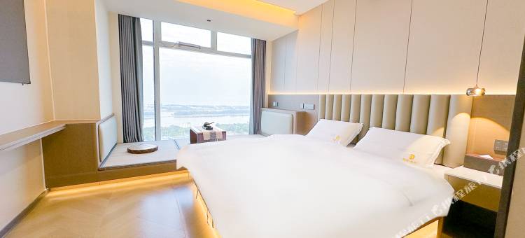 星禾高空海景酒店(日照万平口景区万达广场店)图片