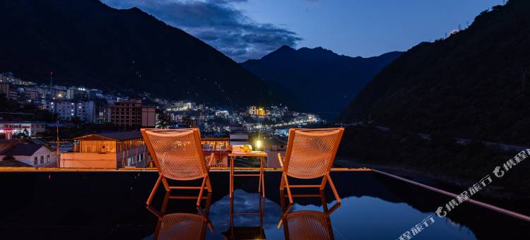 怒江旺咱卡｜MountainJoy DulongRiver ·设计师雪山观景智能酒店图片