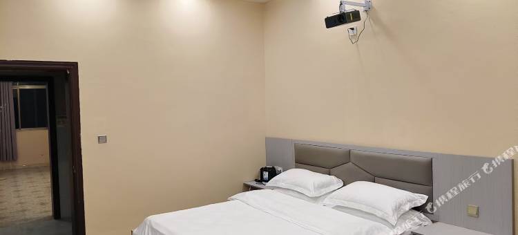 云上居私影酒店(杨林大学城店)图片