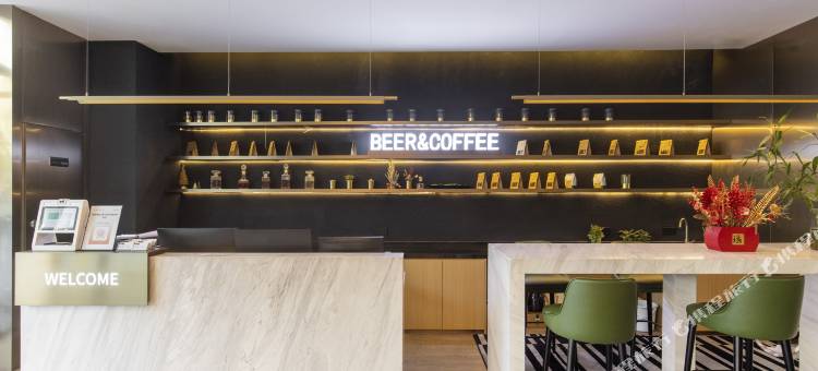 城家高级公寓(上海宝杨路地铁站店)图片