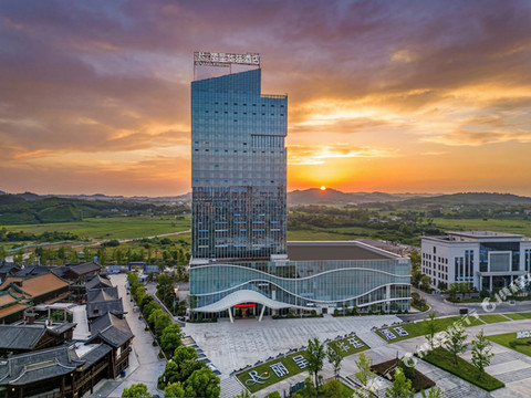 广安岳池丽呈华廷酒店(岳池高铁店)