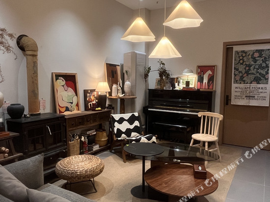 芸山雅筑(英西峰林走廊店)