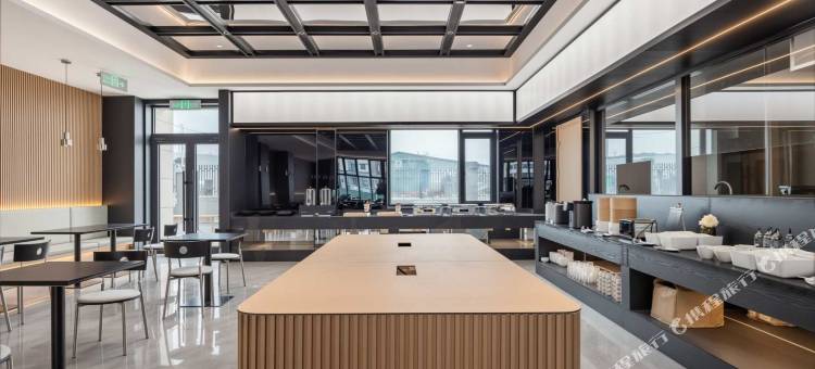 FF设计师酒店(赛里木湖店)图片