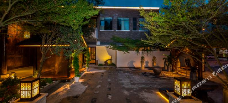 夜泊楠山酒店(绵阳南山中学南郊机场店)图片