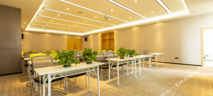 宜必思·尚品酒店(西宁城东万达广场店)图片