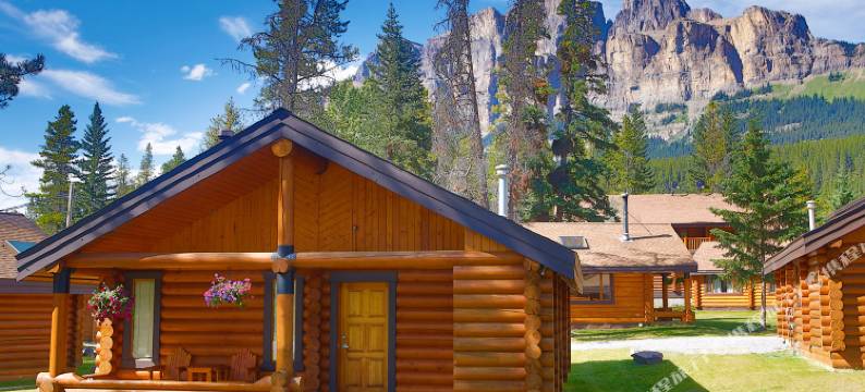 卡斯尔山小屋酒店(Castle Mountain Chalets)图片