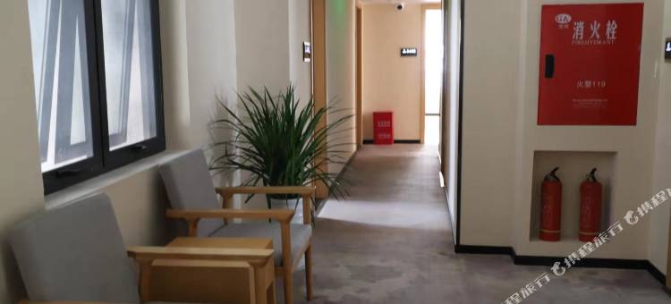 自贡湖畔隐庐酒店(华商国际城店)图片