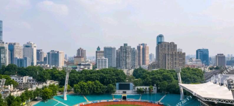 南京苏宁环球套房饭店(五台山地铁站店)图片