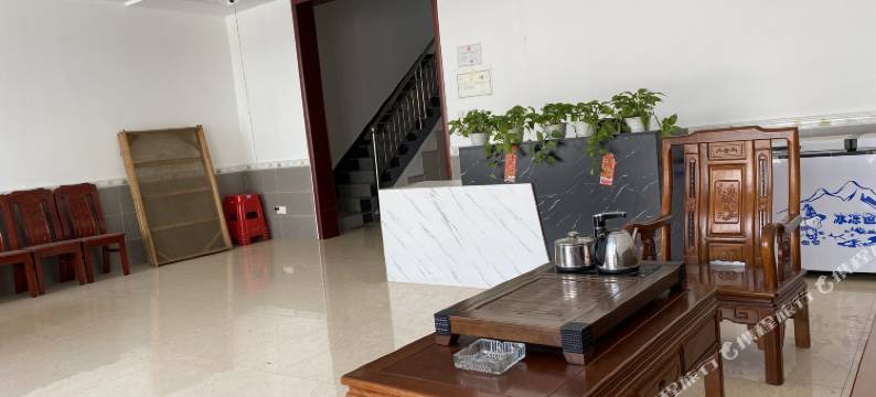 信阳灵龙湖景秀园宾馆图片