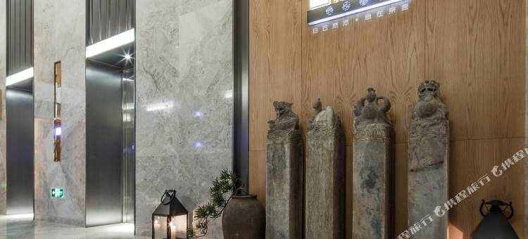 白云亲舍酒店(重庆大石坝地铁站店)图片