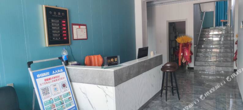 青海湖湖畔花海民俗酒店图片