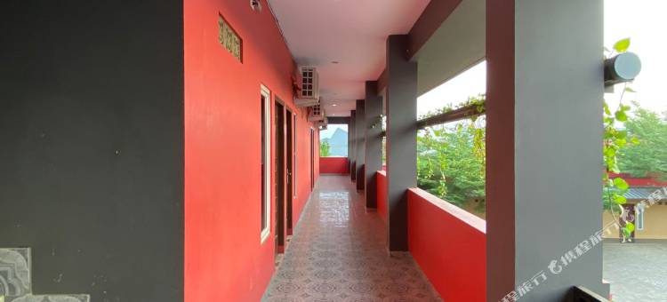 OYO Life 93342 雅丝敏伊斯兰旅馆(RedDoorz Syariah Way Halim Lampung)图片