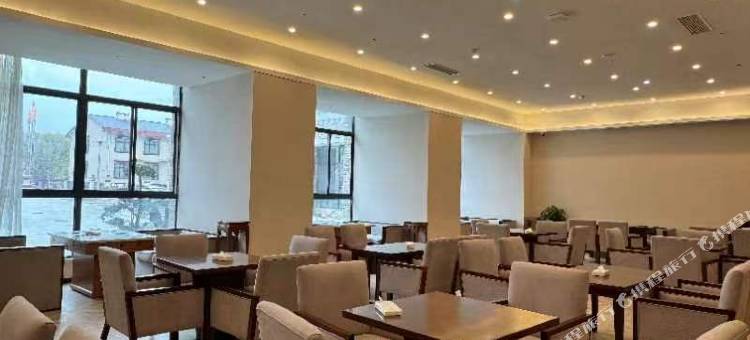 吉隆乔穆朗宗酒店图片