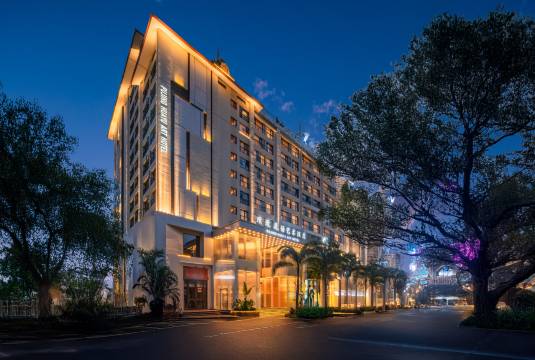 璞境花语艺术酒店(西双版纳景洪告庄西双景星光夜市店)