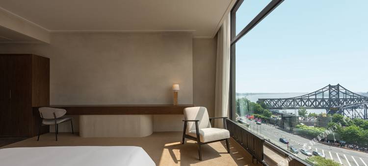 天宇安艺术酒店(丹东火车站鸭绿江断桥店)图片