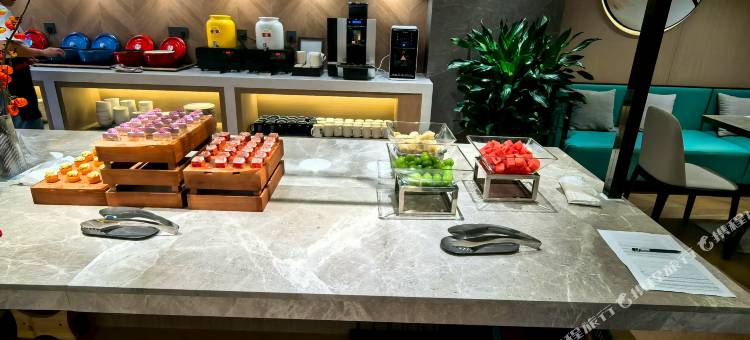 凯里亚德酒店(临沧佤山凤城玉龙湖公园店)图片