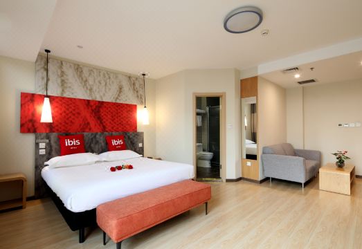 Ibis Hotel (Beijing Chaoyang Joy City) Hotel Overview