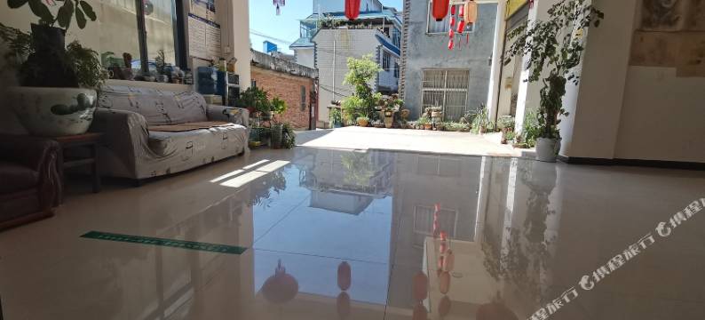 石林彝带彝路客栈图片