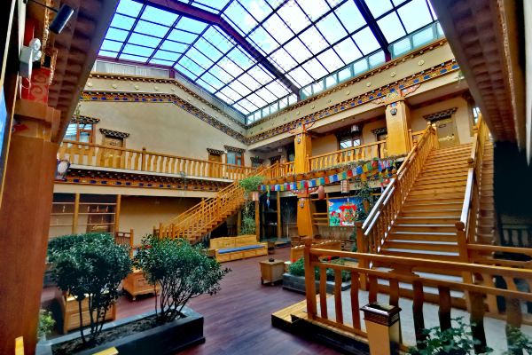 香格里拉松赞林藏地圣莲藏式庭院酒店