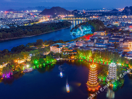 维纳斯皇家酒店(桂林象鼻山日月双塔店)