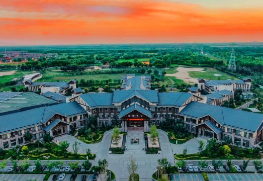 齐河阿尔卡迪亚温泉高尔夫国际酒店外景图