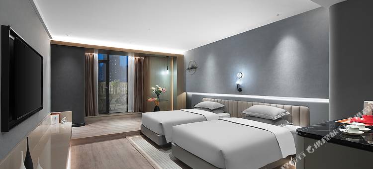 逸尚东方酒店(万达广场澳源体育中心店)图片