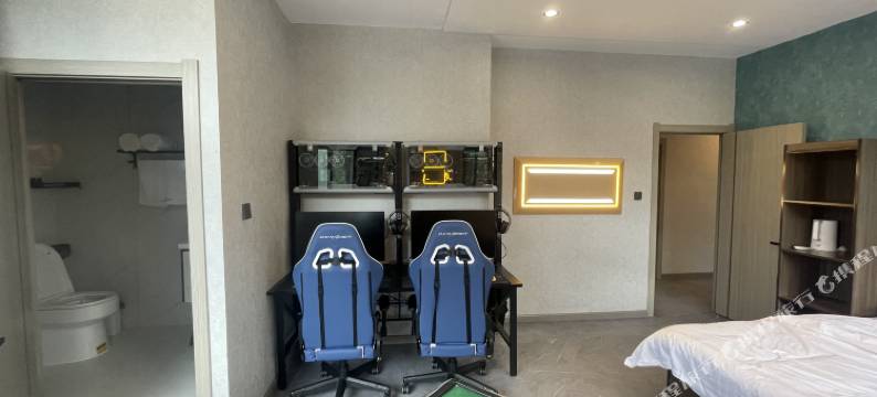 富裕火狼电竞酒店图片