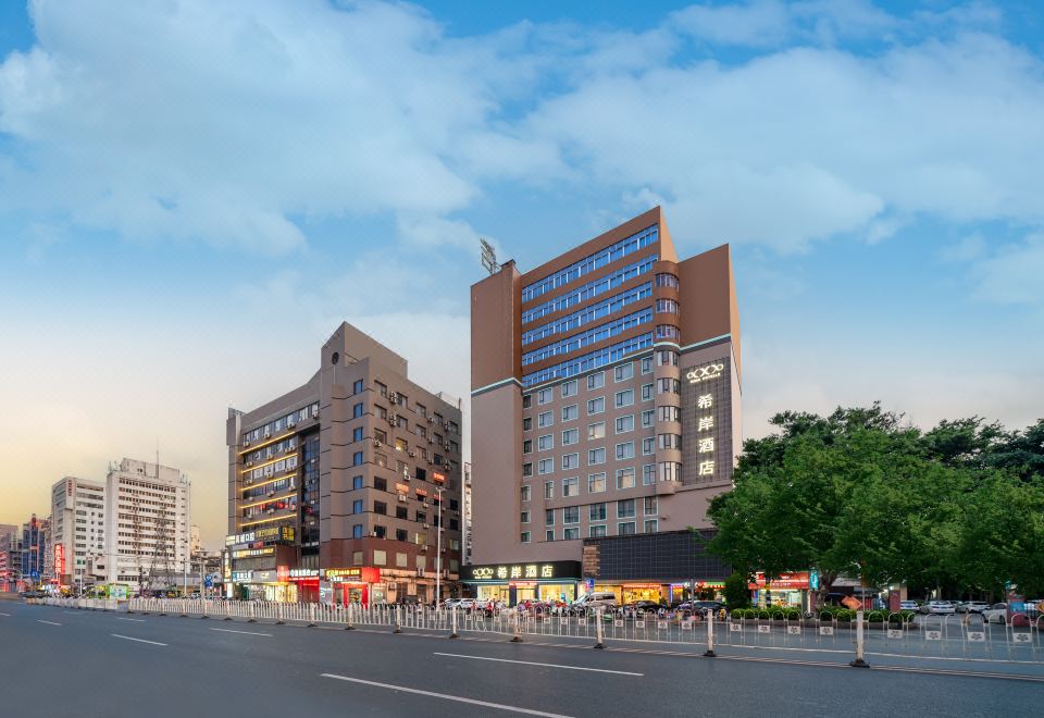 希岸酒店(南宁火车站明秀地铁站店)外景图