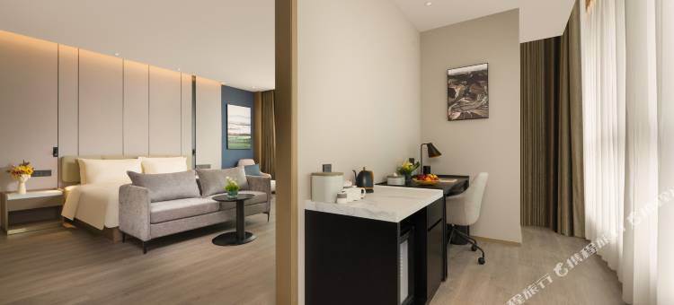 济南西站东广场亚朵酒店图片