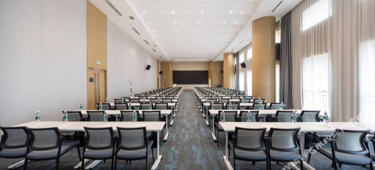 济南经十东路药谷亚朵酒店图片