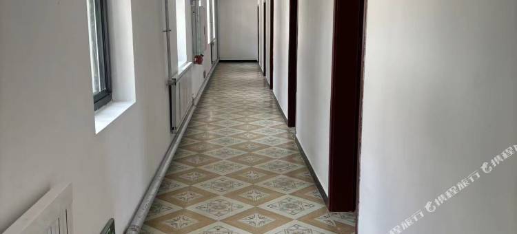 骏怡连锁酒店(阿里地区普兰县冈仁波齐风景区店)图片