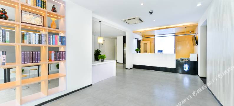 青季酒店(上海曹路民雷路地铁站上川路店)图片