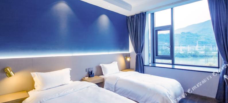 湖畔云上酒店(天全中医院店)图片