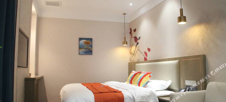 派酒店(赤峰高铁站店)图片