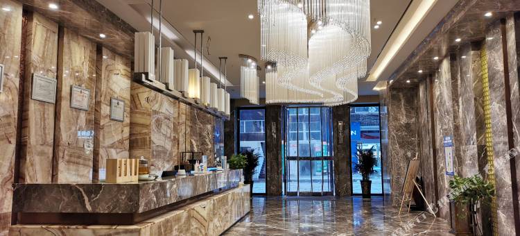 广州久龙精品酒店(余庆上城苑店)图片