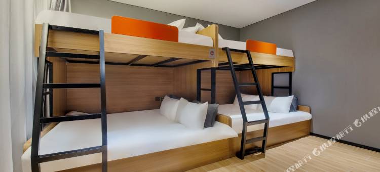 YUNIK电竞酒店(上海延安西路店)图片