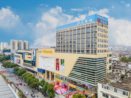 柏曼酒店(玉林步行街金城中心店)