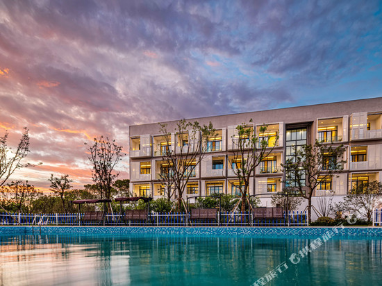 原舍屿光亲子温泉度假村落(张家港双山岛店)