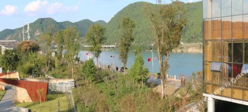 射洪鑫宏大酒店图片