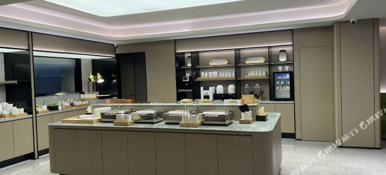云端酒店(中山公园地铁站店)图片