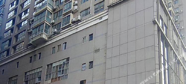 武汉千百惠青年客栈(武汉大学街道口地铁站店)图片