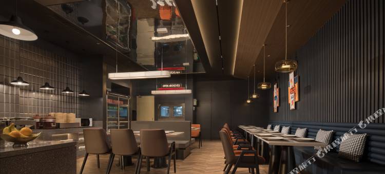 FunGeeX欢致酒店(深圳华强北体育中心店)图片