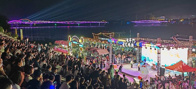 衢州百瑞巨幕影院酒店(国金中心水亭门店)图片