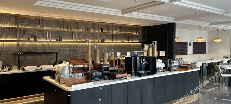 泰州万达广场济川西路亚朵酒店图片